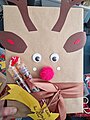 KiTa Löwenzahn, Herne Ein verpacktes Geschenk mit Elchohren