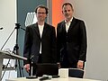 Referent Dietmar Wippig und Prof. Dr. Götz Fellrath stehen nebeneinander für ein Foto.