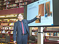 Prof. Dr. Lars-Oliver Michaelis während seines Vortrags