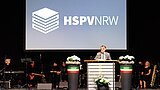 Feierlicher Studienabschluss NRW-Innenminister Herbert Reul während seiner Rede bei der Graduieurngsfeier des HSPV-Studienorts Münster.
